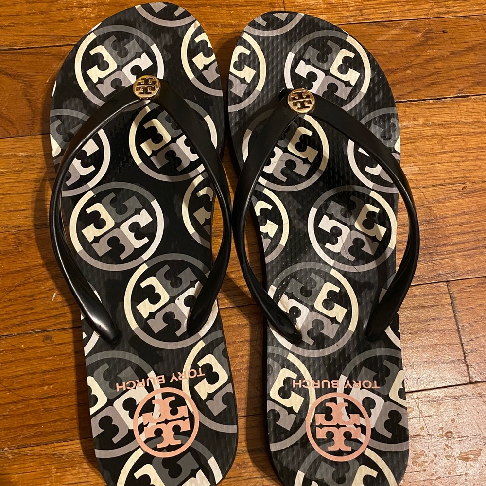 Tory Burch flip flop size 9